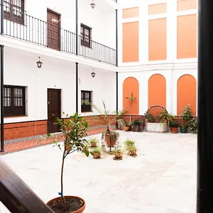 Muy Centrico Apto. En Tipico Patio Sevillano Apartament